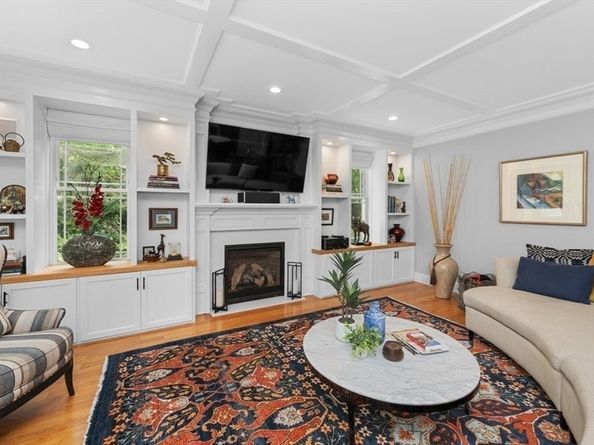 456 Chestnut St, Needham MA 02492