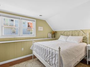 7 Sycamore St, Wareham MA 02558