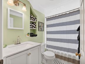 7 Sycamore St, Wareham MA 02558