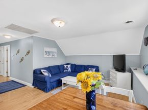 7 Sycamore St, Wareham MA 02558