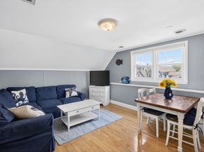 7 Sycamore St, Wareham MA 02558