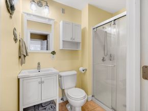 7 Sycamore St, Wareham MA 02558