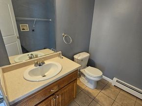 40 Merrick St A, Worcester MA 01609