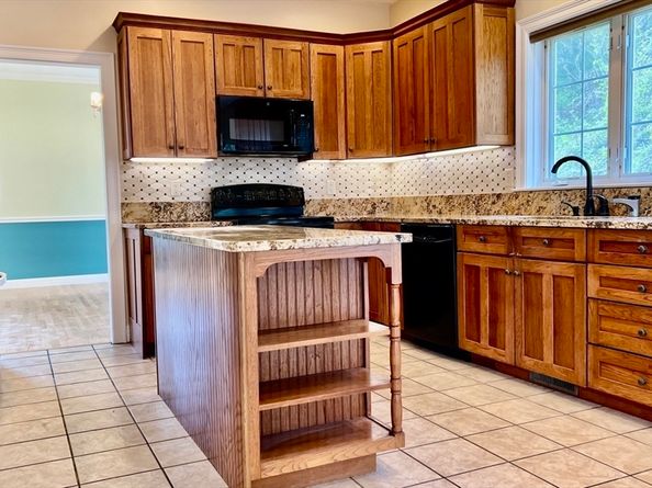 7 Deer Run, Charlton MA 01507