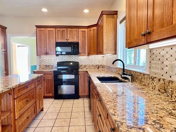 7 Deer Run, Charlton MA 01507
