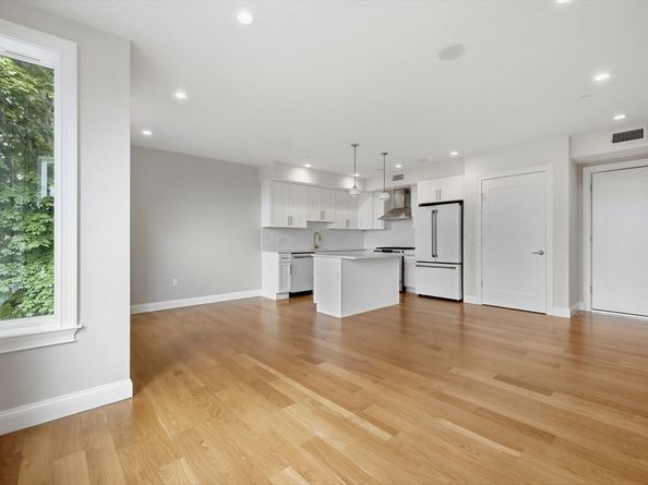 40 Westmoreland St 8, Boston MA 02124
