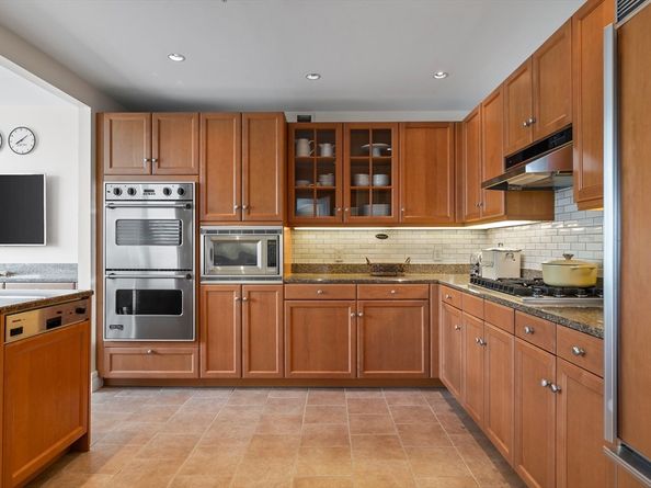 2 Avery St 19E, Boston MA 02111