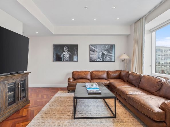 2 Avery St 19E, Boston MA 02111