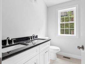 23 South St, Leicester MA 01611