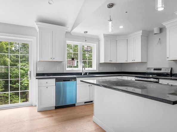 23 South St, Leicester MA 01611