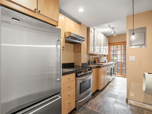 15 Concord Square 1A, Boston MA 02118