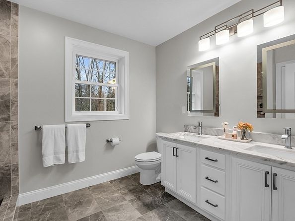 1180 Elm St Applewood, Leominster MA 01453