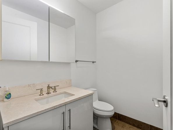 22 Liberty Drive 10D, Boston MA 02210