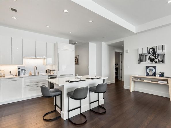 22 Liberty Drive 10D, Boston MA 02210