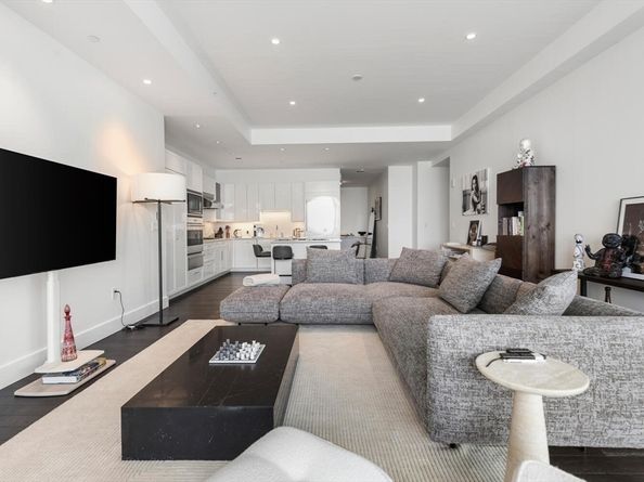 22 Liberty Drive 10D, Boston MA 02210