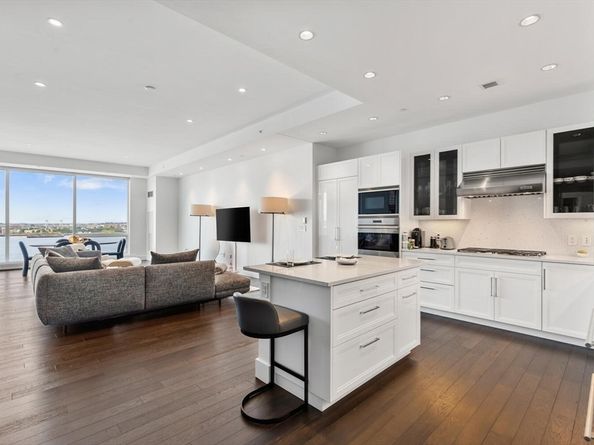 22 Liberty Drive 10D, Boston MA 02210