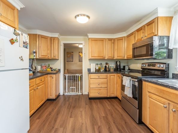52 High St, Weymouth MA 02189