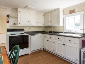 52 High St, Weymouth MA 02189