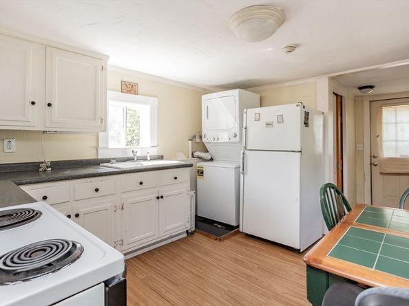 52 High St, Weymouth MA 02189