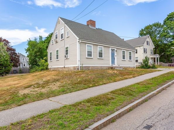 52 High St, Weymouth MA 02189