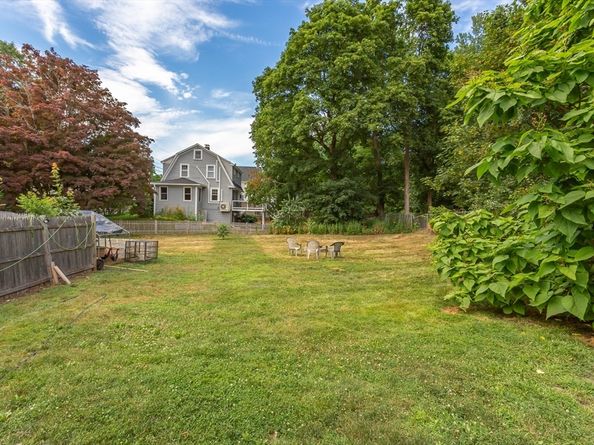 52 High St, Weymouth MA 02189