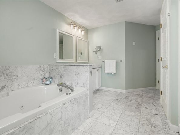 31 Forest Lane 31, Hopkinton MA 01748