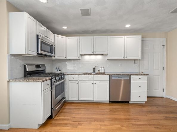 31 Forest Lane 31, Hopkinton MA 01748