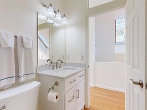 1 Deer Path 1, Hudson MA 01749