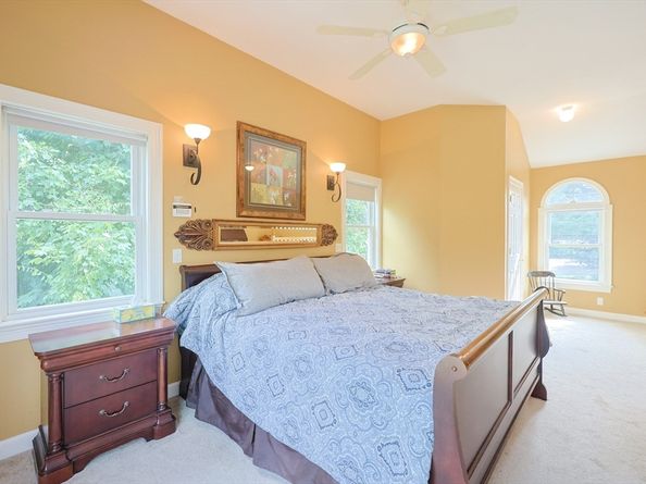 211 Hayden Rowe St, Hopkinton MA 01748