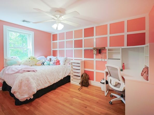 211 Hayden Rowe St, Hopkinton MA 01748