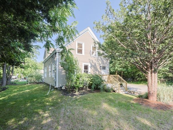 211 Hayden Rowe St, Hopkinton MA 01748