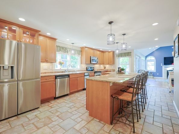 211 Hayden Rowe St, Hopkinton MA 01748