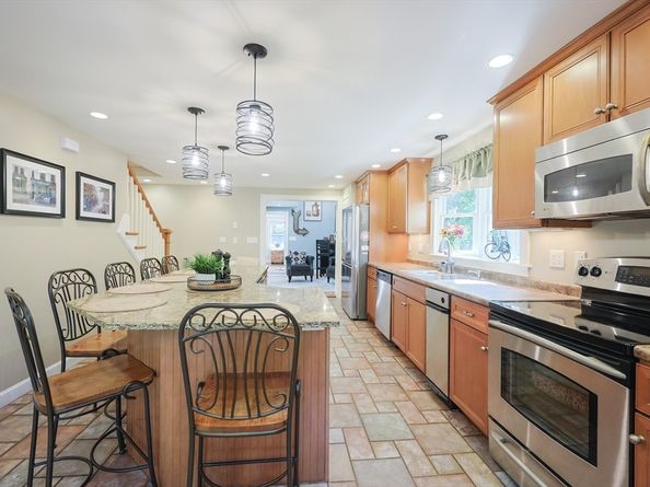 211 Hayden Rowe St, Hopkinton MA 01748