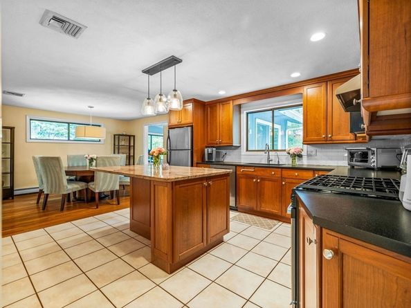 36 Surrey Lane, Sudbury MA 01776