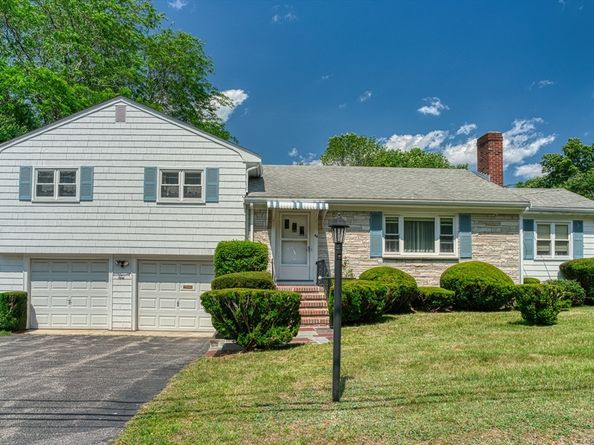 44 Ridgewood Rd, Milton MA 02186
