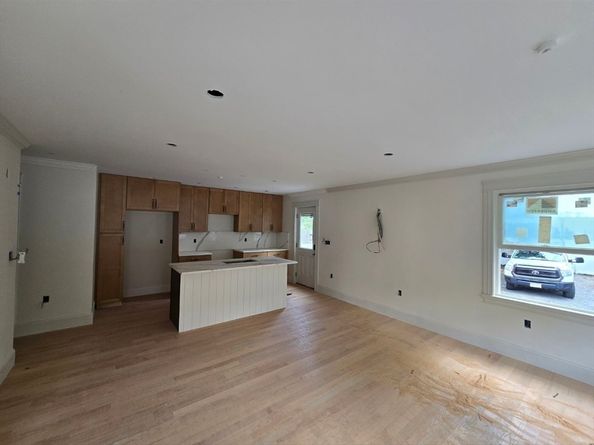 9 Swan St, Beverly MA 01915