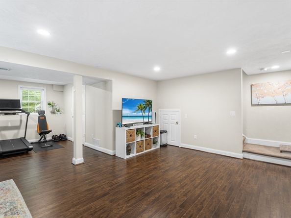 55 Edge Hill Dr, Bridgewater MA 02324