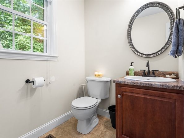 55 Edge Hill Dr, Bridgewater MA 02324