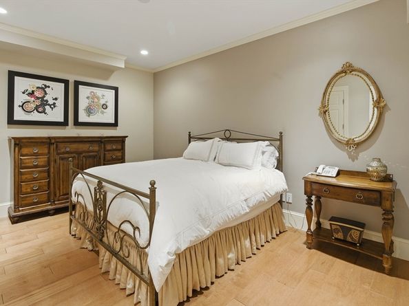 65 Saile Way, North Andover MA 01845