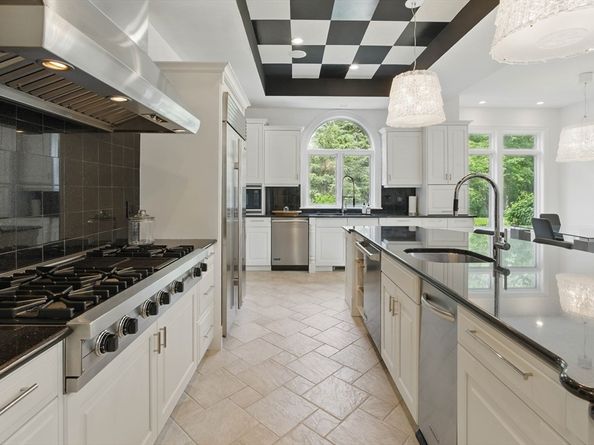 65 Saile Way, North Andover MA 01845
