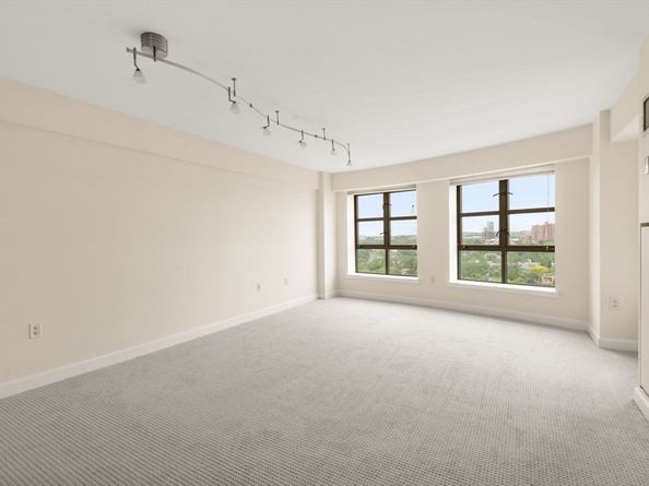 931 Massachusetts Ave 1003, Cambridge MA 02139