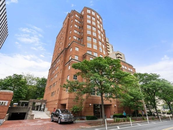 931 Massachusetts Ave 1003, Cambridge MA 02139