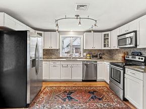 198 Low St 2, Newburyport MA 01950