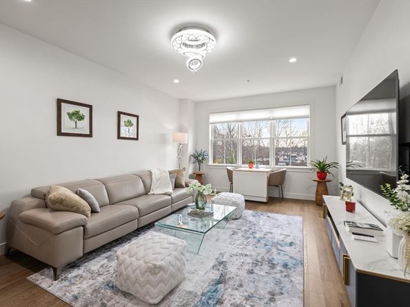 9 Independence Ave 307, Braintree MA 02184