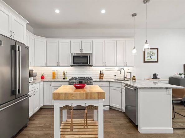 9 Independence Ave 307, Braintree MA 02184