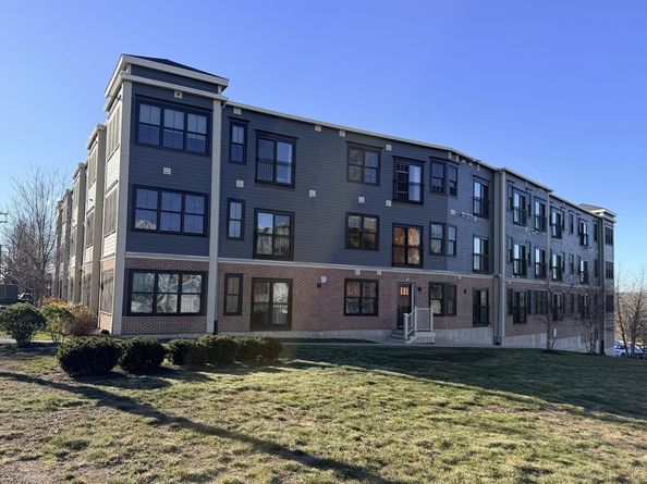 9 Independence Ave 307, Braintree MA 02184