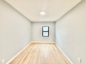 15 Berwick St 15, Melrose MA 02176