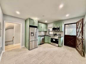 15 Berwick St 15, Melrose MA 02176