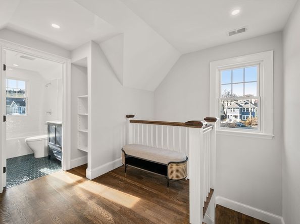 209 High St, Brookline MA 02445