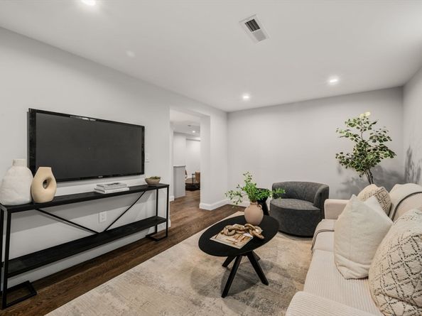 209 High St, Brookline MA 02445